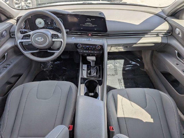 Used 2023 Hyundai Elantra SEL w/ Convenience Package FWD image 14