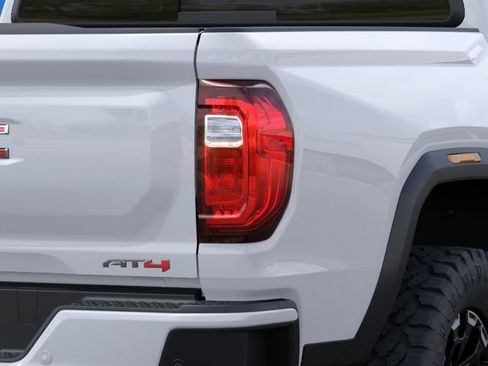 New 2026 GMC Canyon AT4 AWD/4WD image 13