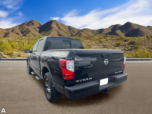 Used 2021 Nissan Titan SV w/ SV Convenience Package AWD/4WD image 3