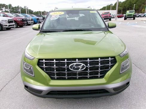 Used 2024 Hyundai Venue SEL image 6