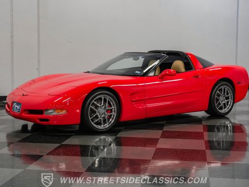 Used 1998 Chevrolet Corvette Coupe w/ Roof Pkg RWD image 6