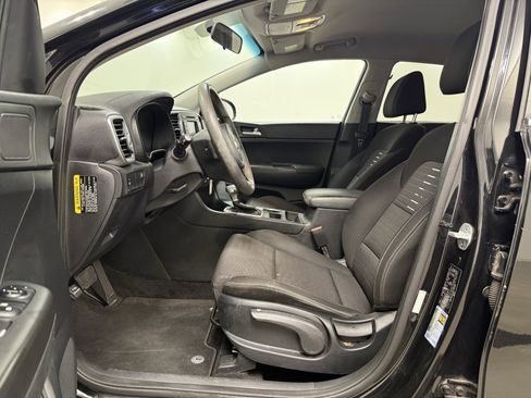 Used 2018 Kia Sportage LX image 11