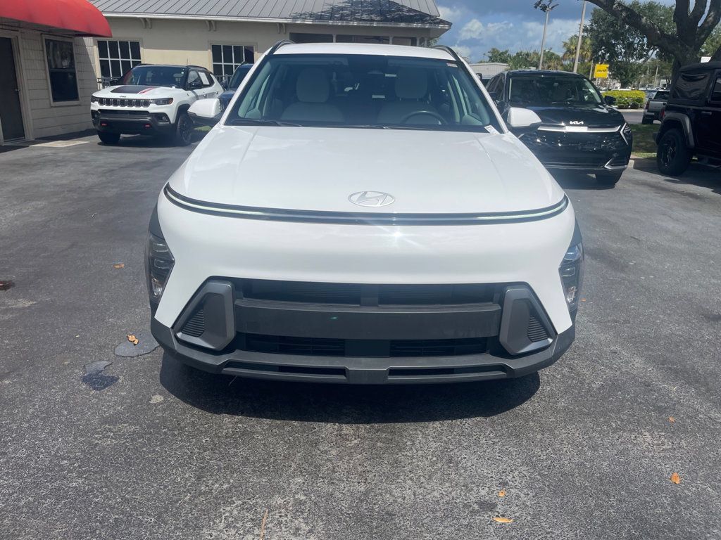 Used 2025 Hyundai Kona SEL FWD image 9