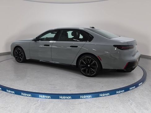 Certified 2023 BMW 760i xDrive w/ Luxury Rear Seating Package AWD/4WD image 7