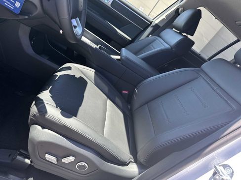 New 2026 Hyundai Santa Fe Limited FWD image 9