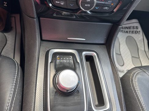 Used 2016 Chrysler 300 S image 31