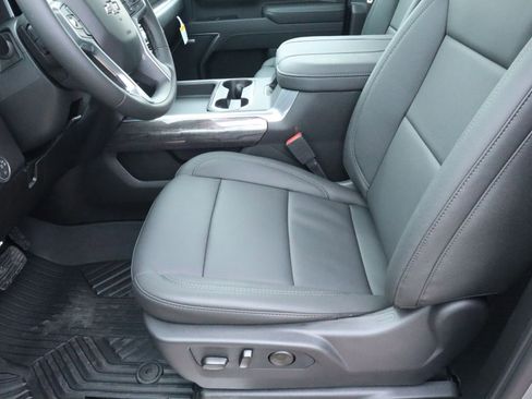 New 2026 Chevrolet Silverado 2500 LTZ w/ LTZ Plus Package AWD/4WD image 13