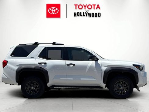 New 2026 Toyota 4Runner SR5 AWD/4WD image 3