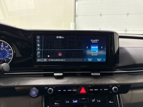 Used 2023 Kia Carnival EX FWD image 19