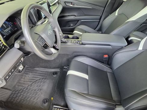 Used 2026 Toyota Camry SE w/ Convenience Package FWD image 6