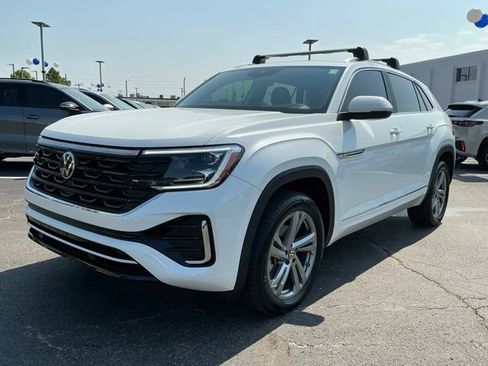 Certified 2024 Volkswagen Atlas Cross Sport SEL R-Line AWD/4WD image 7