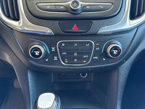 Used 2019 Chevrolet Equinox LT FWD image 19