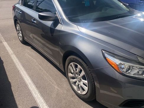 Used 2018 Nissan Altima 2.5 S w/ S Convenience Package FWD image 2