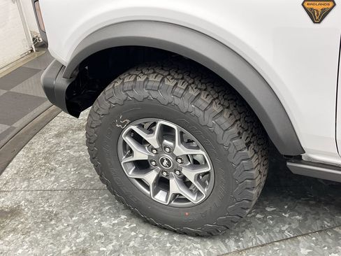 New 2025 Ford Bronco Badlands image 29