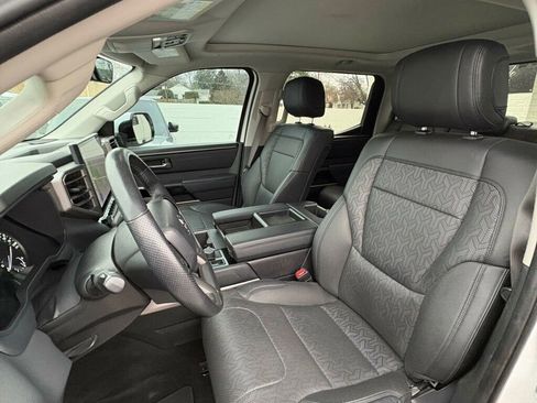 Used 2022 Toyota Tundra Limited image 11