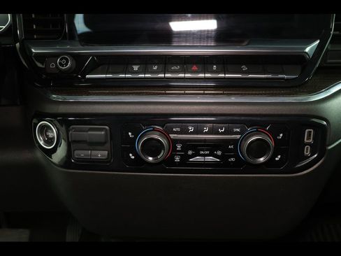 Used 2024 Chevrolet Silverado 2500 LT w/ Convenience Package AWD/4WD image 28