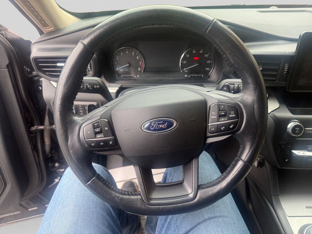Used 2020 Ford Explorer XLT w/ Comfort Package AWD/4WD image 11