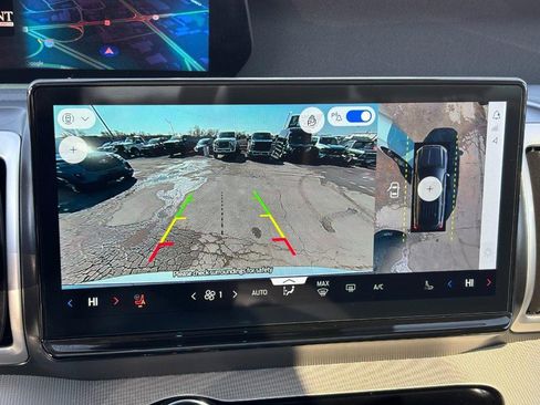 Used 2025 Ford Expedition Active image 27