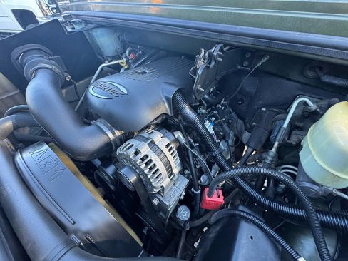 Used 2003 HUMMER H2 w/ Preferred Equipment Group image 36