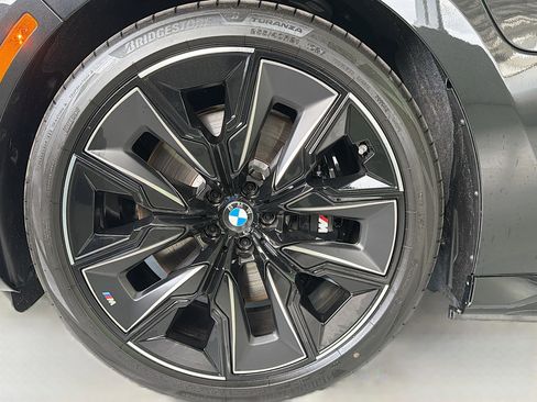 New 2026 BMW 750e xDrive image 42