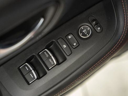 Used 2025 Honda HR-V Sport image 35