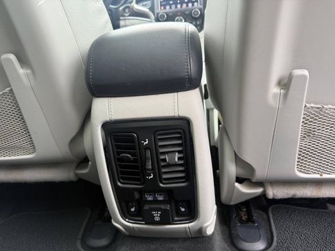 Used 2018 Jeep Grand Cherokee Summit AWD/4WD image 33