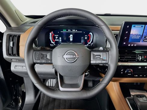 New 2026 Nissan Pathfinder Platinum image 12