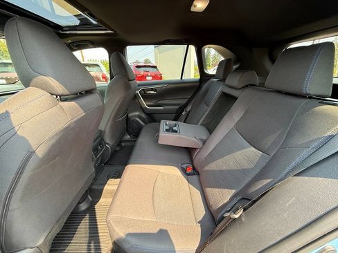 Used 2024 Toyota RAV4 SE w/ Convenience Package AWD/4WD image 20