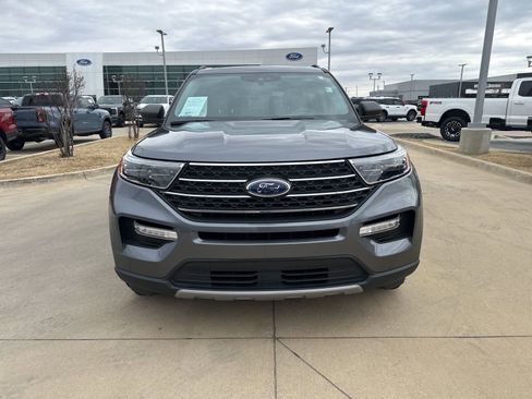 Used 2022 Ford Explorer XLT w/ Equipment Group 202A image 9