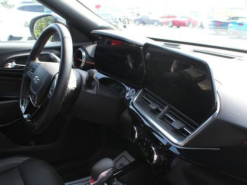 Used 2025 Chevrolet Trax RS w/ Driver Confidence Package FWD image 26