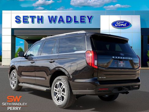 New 2025 Ford Expedition Active image 4