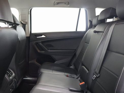 Used 2021 Volkswagen Tiguan SE image 25