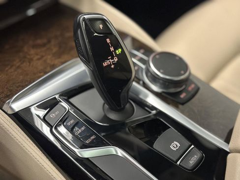 Used 2018 BMW 540i xDrive image 34