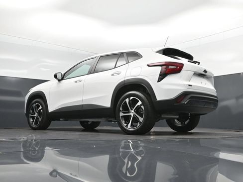 New 2026 Chevrolet Trax RS FWD image 36