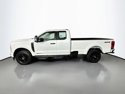 Used 2023 Ford F250 XL w/ STX Appearance Package AWD/4WD image 4