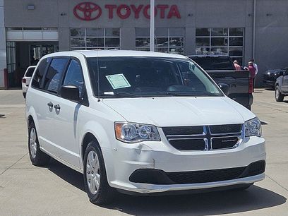 Used 2019 Dodge Grand Caravan SE w/ Rear Park Assist Package