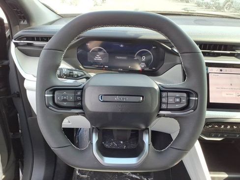 New 2026 Jeep Cherokee Laredo AWD/4WD image 11