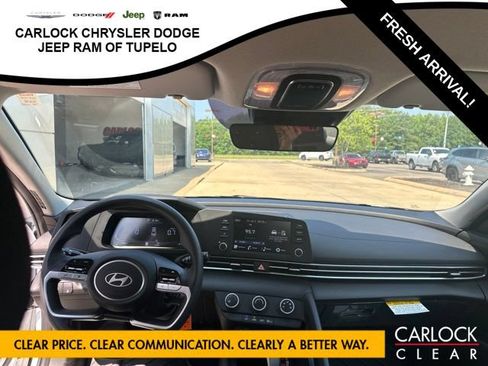 Used 2026 Hyundai Elantra SE FWD image 21