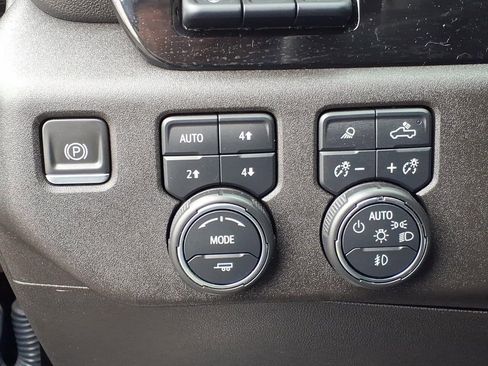 Certified 2022 Chevrolet Silverado 1500 LTZ w/ Technology Package image 12