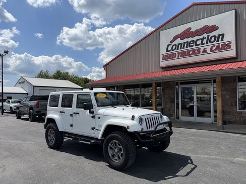 Used 2014 Jeep Wrangler Unlimited Sport w/ Quick Order Package 24S AWD/4WD image 2