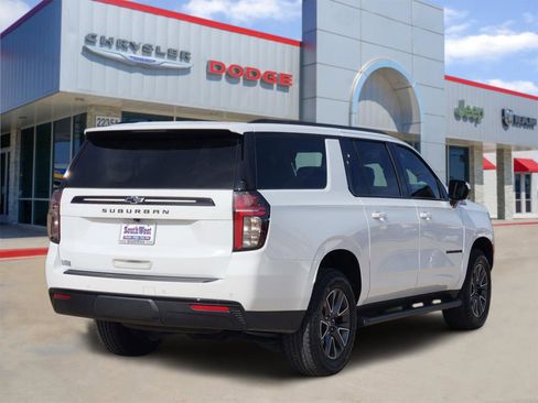 Used 2024 Chevrolet Suburban Z71 image 5