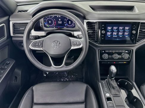 Used 2023 Volkswagen Atlas Cross Sport SE FWD image 22