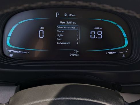 Used 2025 Hyundai Venue SEL FWD image 17