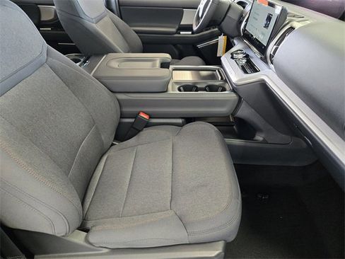 New 2025 Ford Expedition Active image 11