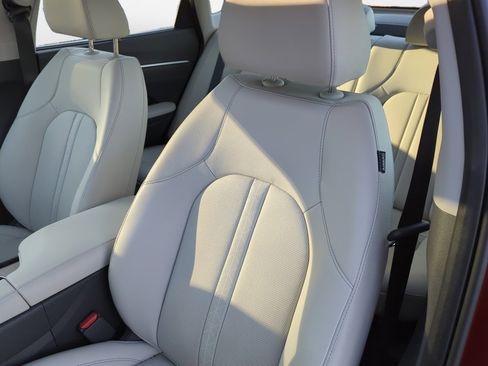 Certified 2025 Hyundai Sonata Limited image 12