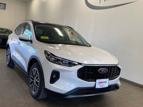 New 2024 Ford Escape SE w/ PHEV Premium Package image 2