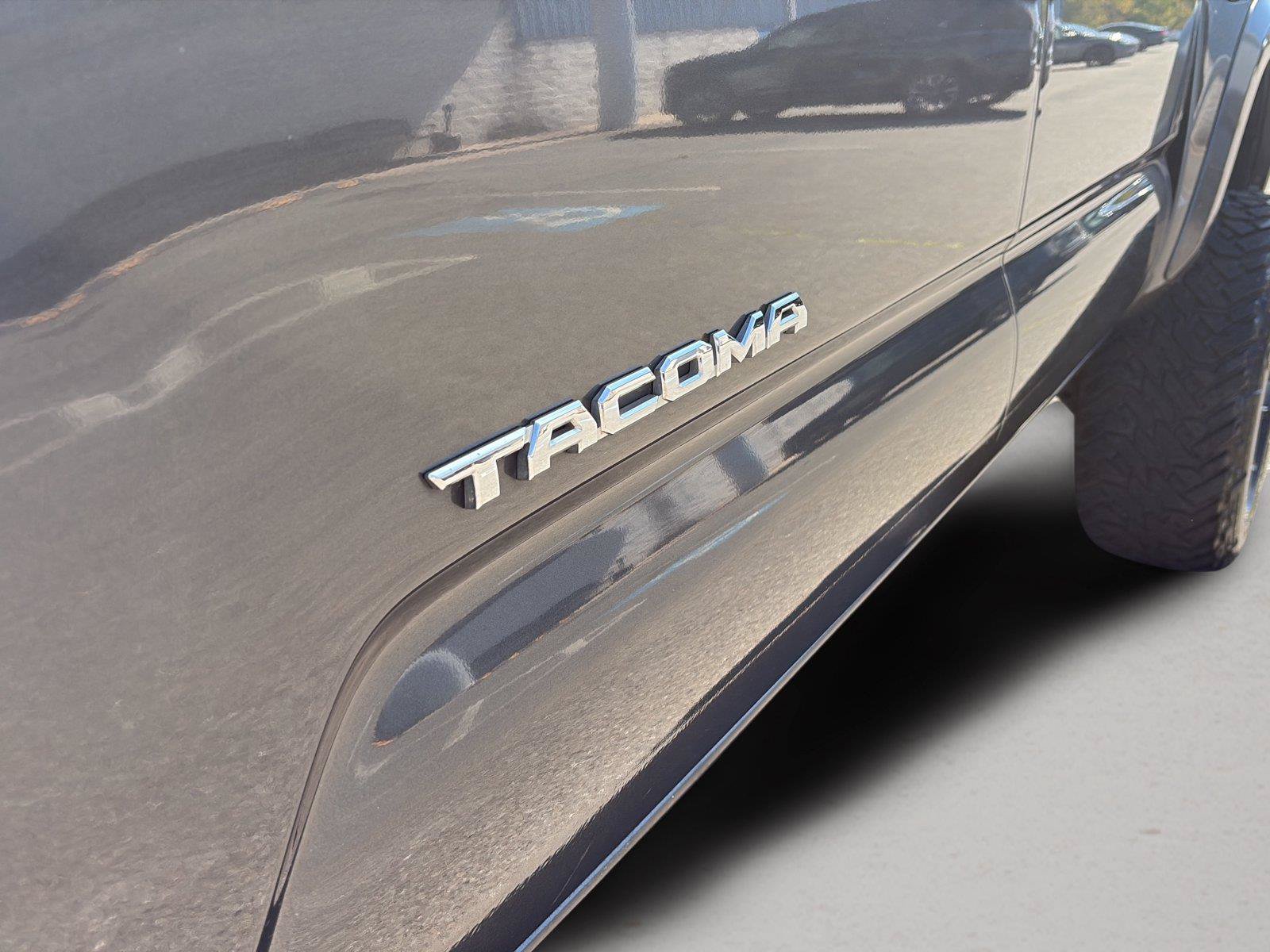 Used 2020 Toyota Tacoma TRD Sport AWD/4WD image 35