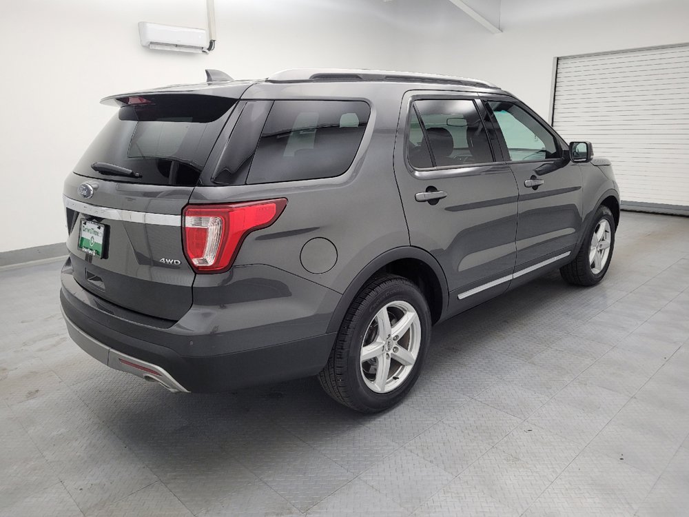 Used 2017 Ford Explorer XLT w/ Equipment Group 202A AWD/4WD image 10