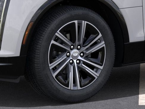 New 2025 Cadillac Lyriq Luxury image 9