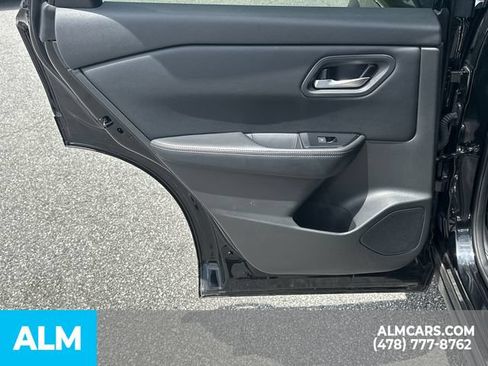 Used 2025 Nissan Rogue SV FWD image 26